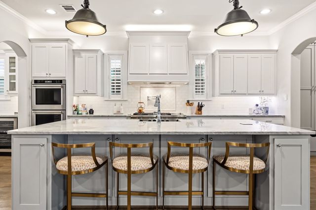 7027 Casa Loma Avenue, Dallas, TX 75214