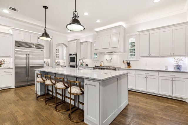 7027 Casa Loma Avenue, Dallas, TX 75214