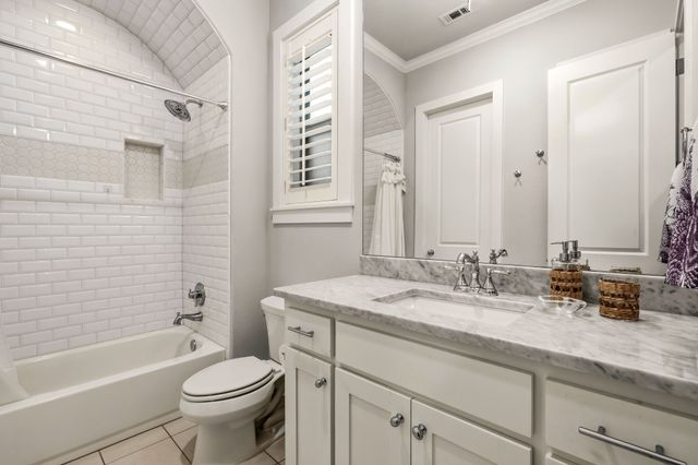 7027 Casa Loma Avenue, Dallas, TX 75214