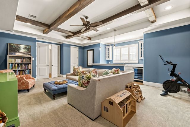 7027 Casa Loma Avenue, Dallas, TX 75214