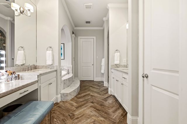 7027 Casa Loma Avenue, Dallas, TX 75214