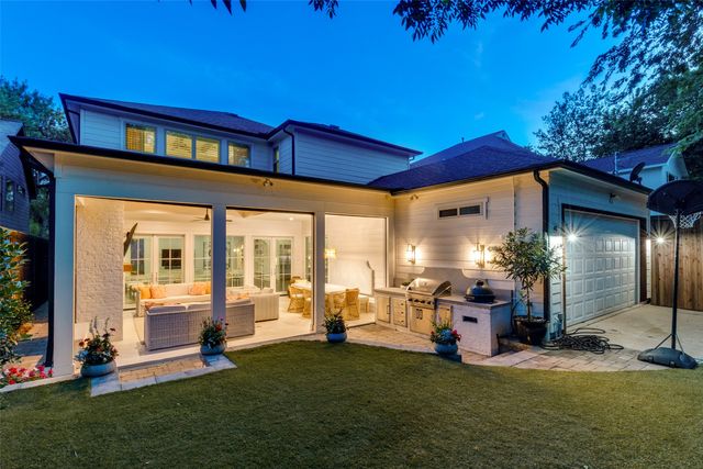 7027 Casa Loma Avenue, Dallas, TX 75214
