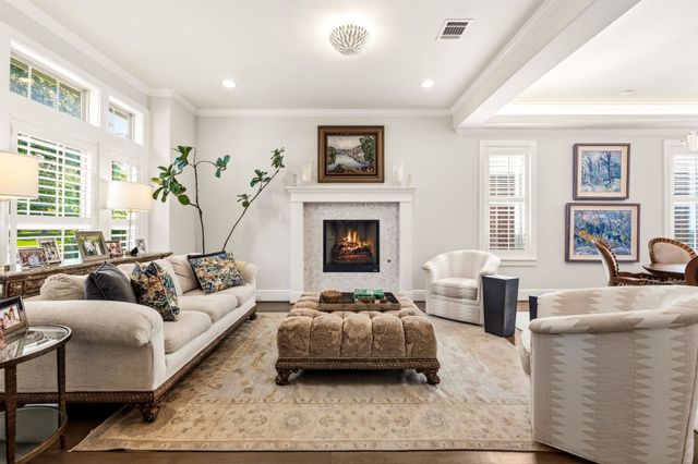 7027 Casa Loma Avenue, Dallas, TX 75214