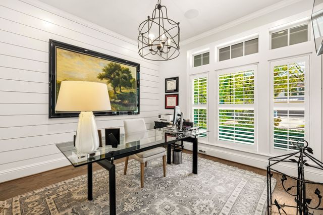 7027 Casa Loma Avenue, Dallas, TX 75214