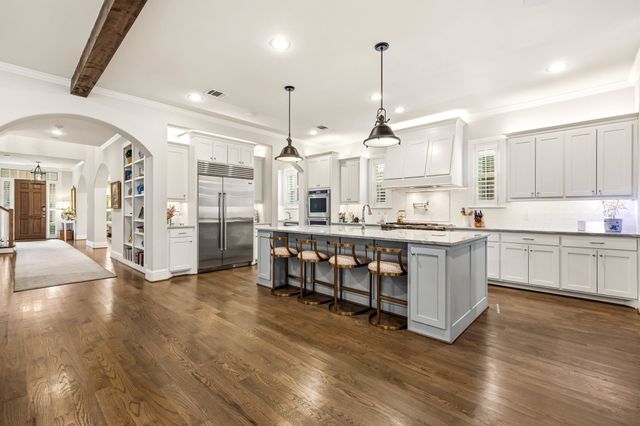 7027 Casa Loma Avenue, Dallas, TX 75214