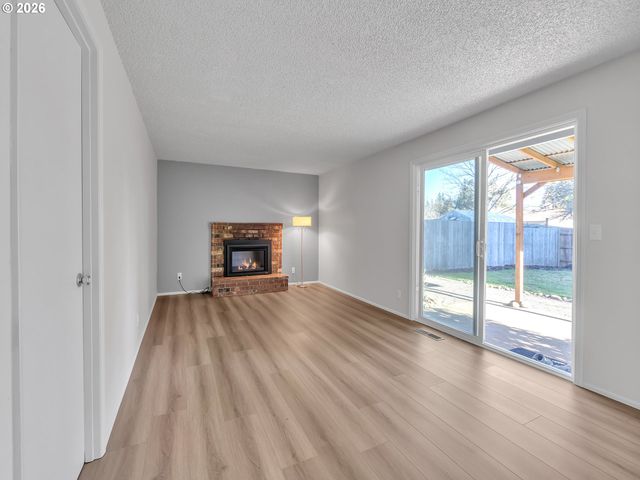 4974 NINA Ave Se, Salem, OR 97302