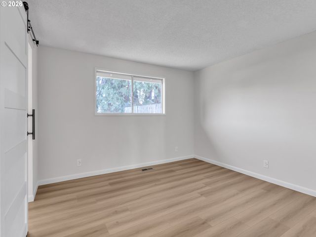 4974 NINA Ave Se, Salem, OR 97302