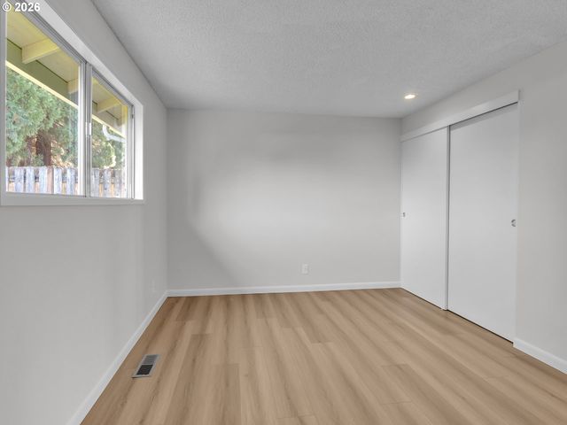 4974 NINA Ave Se, Salem, OR 97302