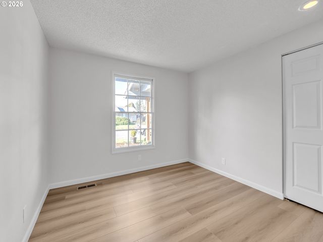 4974 NINA Ave Se, Salem, OR 97302