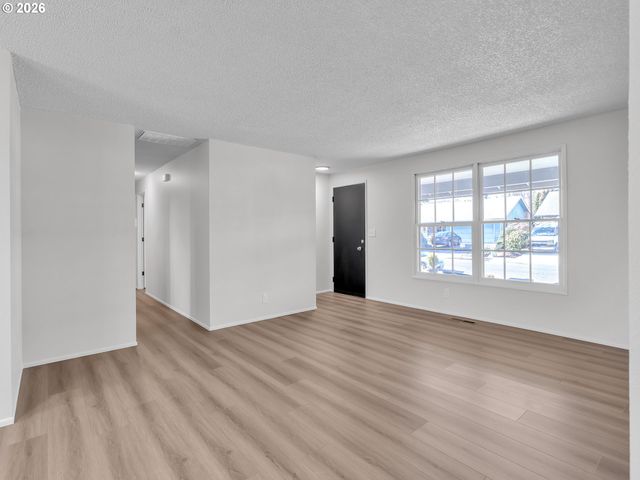 4974 NINA Ave Se, Salem, OR 97302