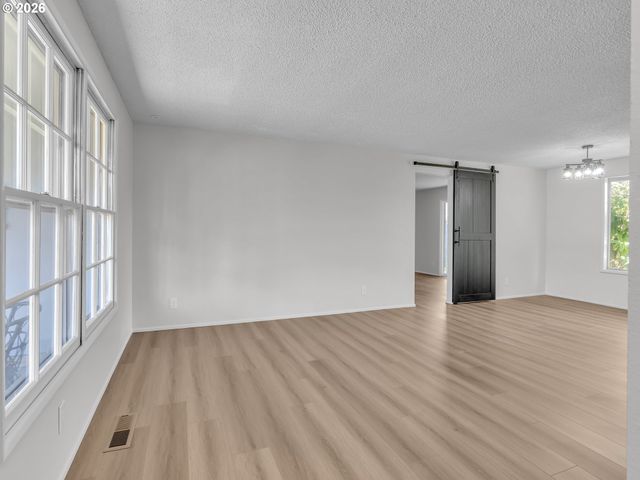 4974 NINA Ave Se, Salem, OR 97302