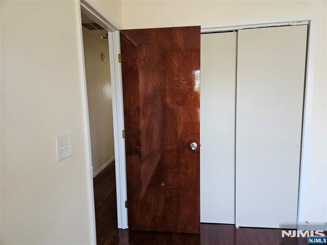 95 Stefanic Avenue, Elmwood Park, NJ 07407