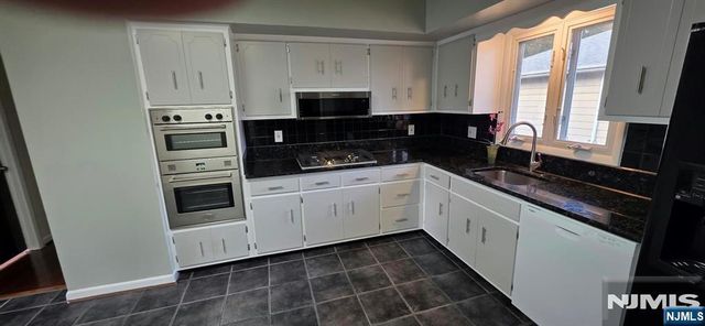 95 Stefanic Avenue, Elmwood Park, NJ 07407