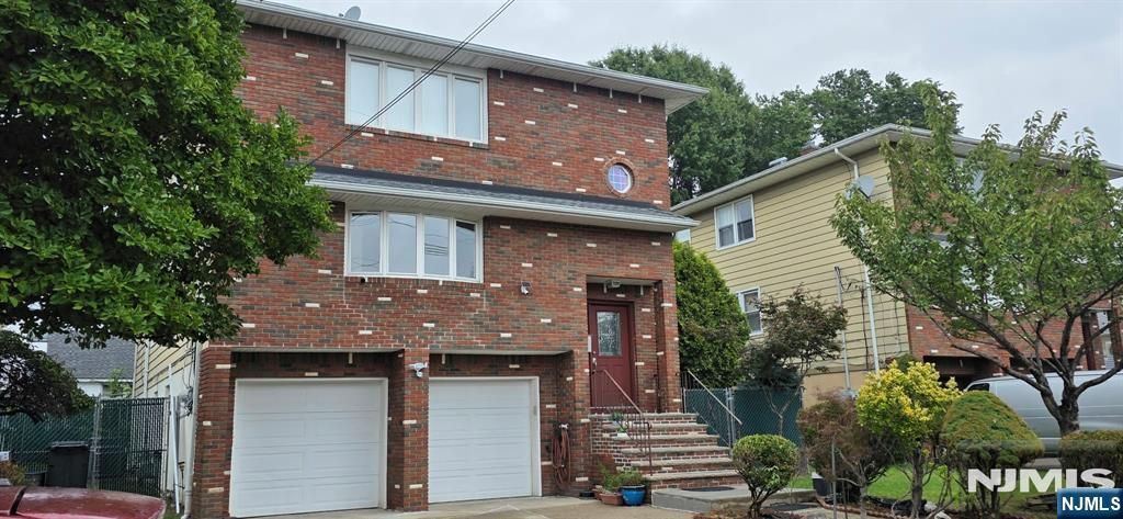 95 Stefanic Avenue, Elmwood Park, NJ 07407