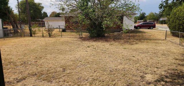 1708 NW 45th St, Lawton, OK 73505
