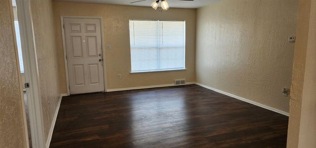 1708 NW 45th St, Lawton, OK 73505
