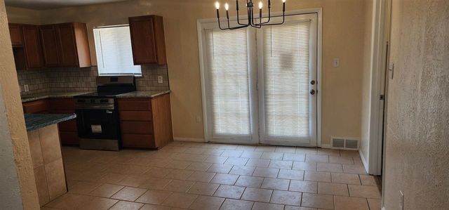 1708 NW 45th St, Lawton, OK 73505