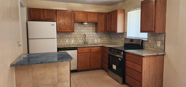 1708 NW 45th St, Lawton, OK 73505