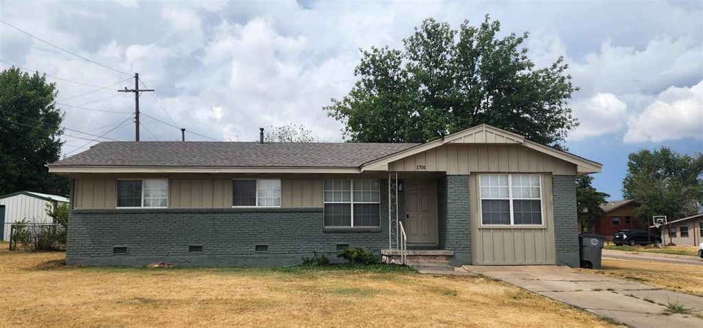 1708 NW 45th St, Lawton, OK 73505