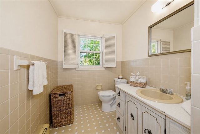 87 Hancock Rd, Needham, MA 02492