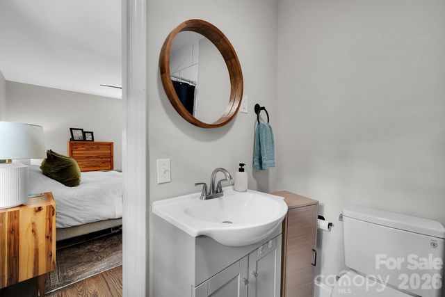 5201 Amity Place, Charlotte, NC 28212