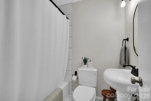 5201 Amity Place, Charlotte, NC 28212