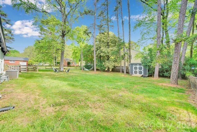 5201 Amity Place, Charlotte, NC 28212