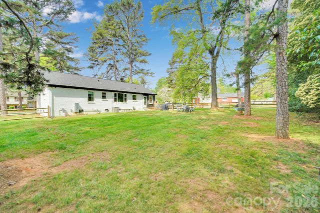 5201 Amity Place, Charlotte, NC 28212