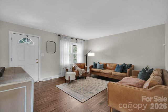 5201 Amity Place, Charlotte, NC 28212