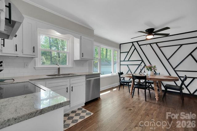 5201 Amity Place, Charlotte, NC 28212