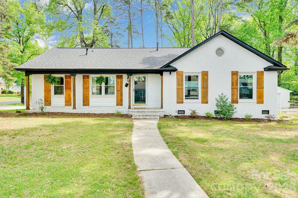 5201 Amity Place, Charlotte, NC 28212