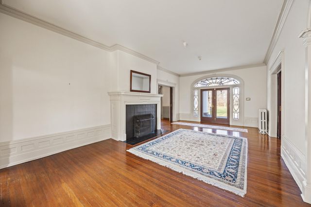 160 Elm Street, Versailles, KY 40383