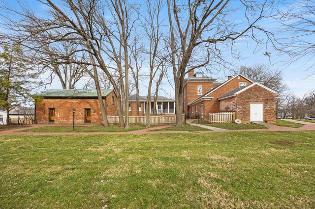 160 Elm Street, Versailles, KY 40383