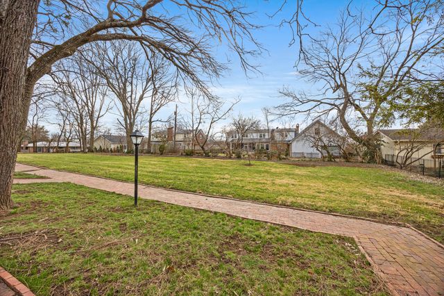 160 Elm Street, Versailles, KY 40383