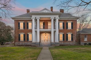 160 Elm Street, Versailles, KY 40383