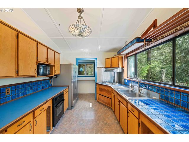 54378 ROSA Rd, Bandon, OR 97411