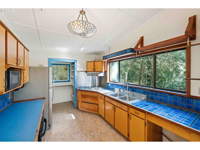 54378 ROSA Rd, Bandon, OR 97411