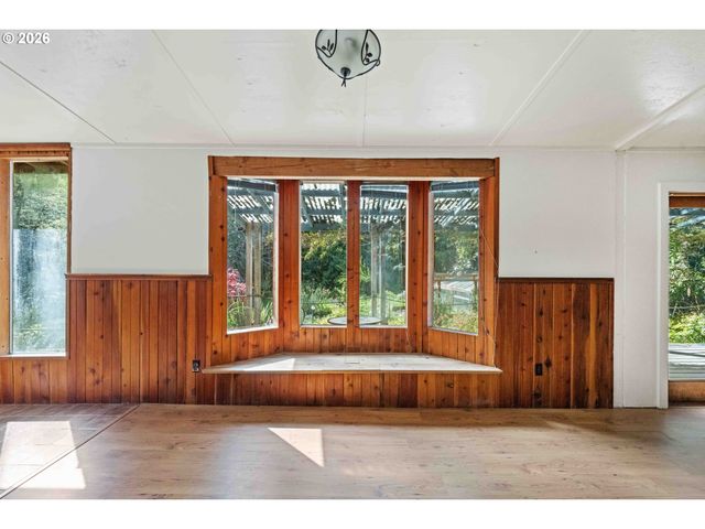 54378 ROSA Rd, Bandon, OR 97411