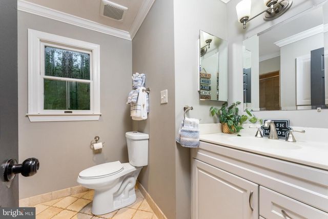 8464 TURKEY RUN DR, Warrenton, VA 20187