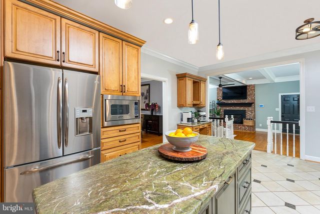 8464 TURKEY RUN DR, Warrenton, VA 20187