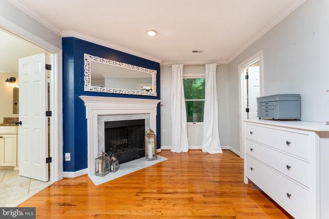 8464 TURKEY RUN DR, Warrenton, VA 20187