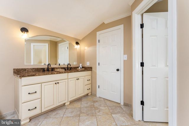 8464 TURKEY RUN DR, Warrenton, VA 20187