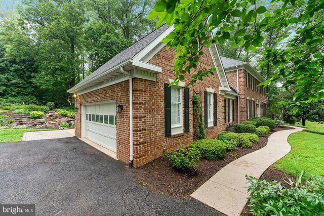 8464 TURKEY RUN DR, Warrenton, VA 20187