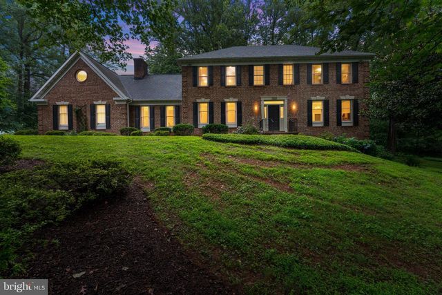 8464 TURKEY RUN DR, Warrenton, VA 20187