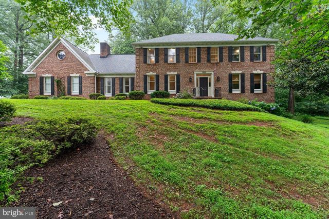 8464 TURKEY RUN DR, Warrenton, VA 20187