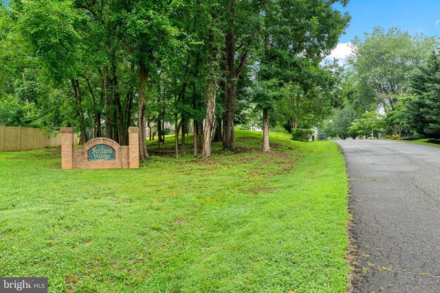 8464 TURKEY RUN DR, Warrenton, VA 20187