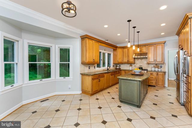 8464 TURKEY RUN DR, Warrenton, VA 20187