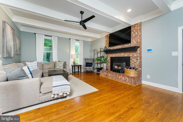 8464 TURKEY RUN DR, Warrenton, VA 20187