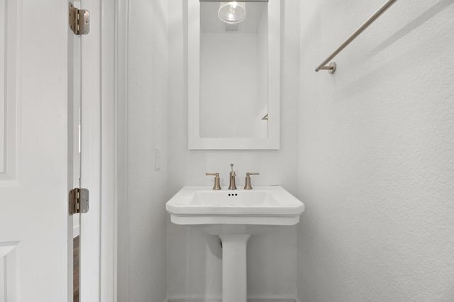 5037 Bluebell Way, Waller, TX 77484