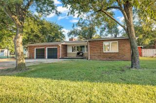 4832 W Douglas Ave, Wichita, KS 67212